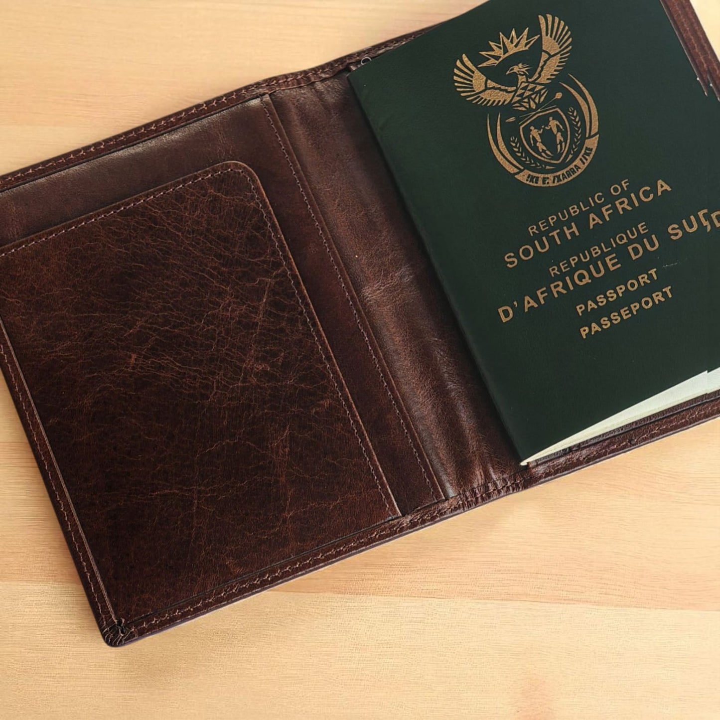 SACLASSY Genuine Leather Passport Holder Travel Wallet Men's Passport Holder